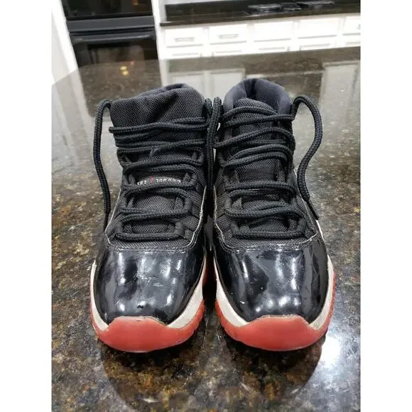 Air Jordan 11 OG 1996 Bred 9 Black & Red Patent Leather Tinker Hatfield Lace Up